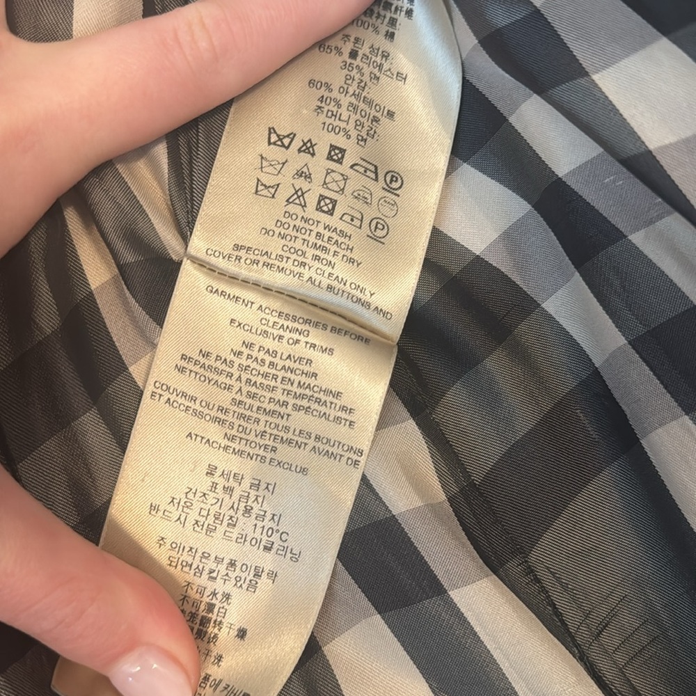 Burberry Women's Tan Trench Coat - Picture 9 of 9